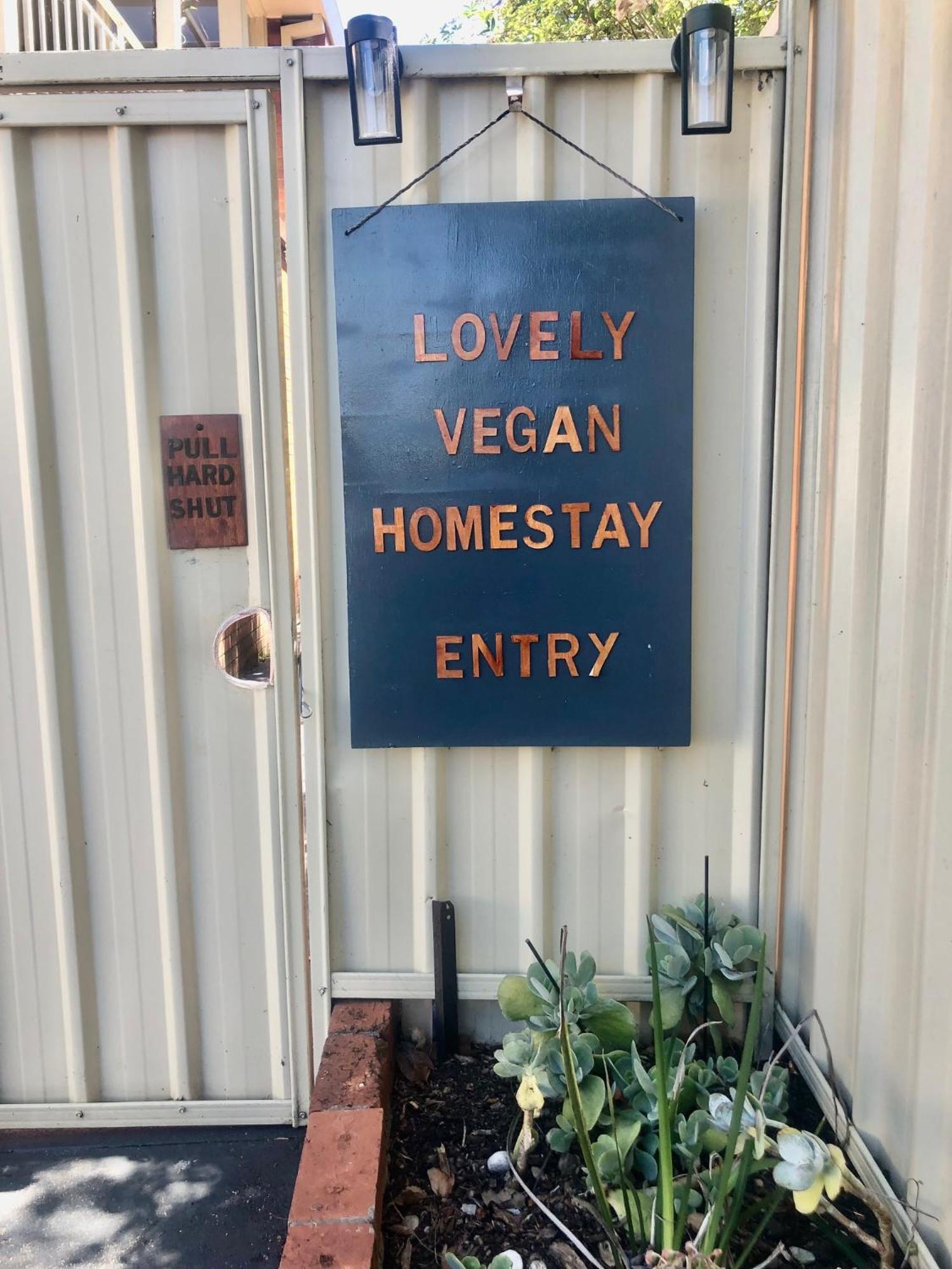 Lovely Budget Vegan Homestay Launceston Eksteriør billede